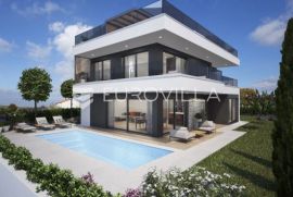 Poreč, moderna  i elegantna samostojeća vila NKP 220 m2 na  velikoj okućnici, Poreč, House