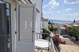 Selce apartmanska villa s pogledom na more, Crikvenica, Casa