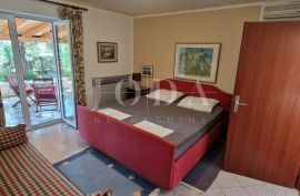 Selce apartmanska villa s pogledom na more, Crikvenica, House