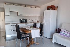 Klenovica, stan sa uređenim tavanskim prostorom, Novi Vinodolski, Appartement