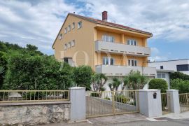 Crikvenica, samostojeća kuća sa bazenom!, Crikvenica, Haus