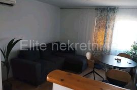 Pula, Veruda - prodaja jednosobnog stana, 38m2, s pogledom na more!, Pula, Appartement