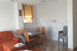 Novi Vinodolski- prodaja samostojeće kuće, 300 m2, kuća s 5 apart.!, Novi Vinodolski, Famiglia