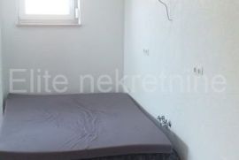 Novi Vinodolski- prodaja samostojeće kuće, 300 m2, kuća s 5 apart.!, Novi Vinodolski, Дом