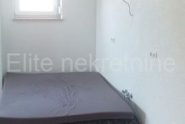 Novi Vinodolski- prodaja samostojeće kuće, 300 m2, kuća s 5 apart.!, Novi Vinodolski, Casa