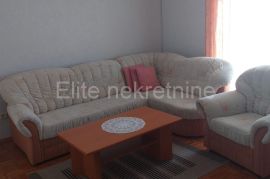 Novi Vinodolski- prodaja samostojeće kuće, 300 m2, kuća s 5 apart.!, Novi Vinodolski, House