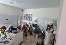 Viškovo, Marinići - prodaja dva stana u obiteljskoj kući, 120 m2!, Viškovo, Stan