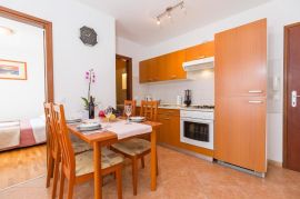 Stan 2SS+DB za zajedničkim bazenom, Novigrad, Istra, Novigrad, Apartamento