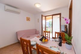 Stan 2SS+DB za zajedničkim bazenom, Novigrad, Istra, Novigrad, Apartamento