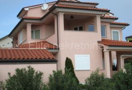 Premantura - Kuća sa 5 apartmana i pogledom na more !, Medulin, بيت