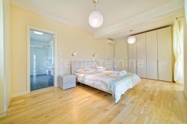 Motovun-predivna villa sa bazenom,260m2!!, Motovun, Дом