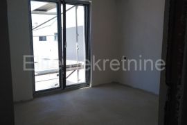 Poreč - apartman od 83,80m2 i vlastitom krovnom terasom od 55,30m2, Poreč, Flat