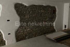 Čabrunići - kamena kuća - novogradnja na starini, Svetvinčenat, Famiglia