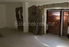 Čabrunići - kamena kuća - novogradnja na starini, Svetvinčenat, House