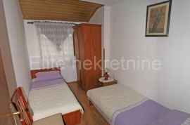 Predivna apartmanska kuća od 400 m2 u Rovinju!, Rovinj, Haus