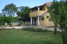 Predivna apartmanska kuća od 400 m2 u Rovinju!, Rovinj, House