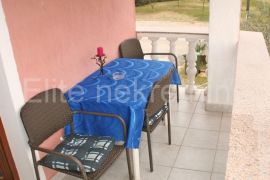 Predivna apartmanska kuća od 400 m2 u Rovinju!, Rovinj, House