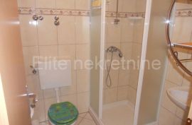 Medulin - lijepa apartmanska kuća sa 11 apartmana, Medulin, Haus