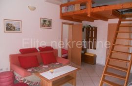 Medulin - lijepa apartmanska kuća sa 11 apartmana, Medulin, House