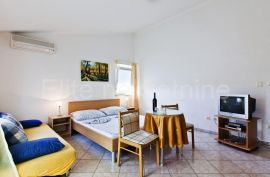 Medulin - lijepa apartmanska kuća sa 11 apartmana, Medulin, Famiglia