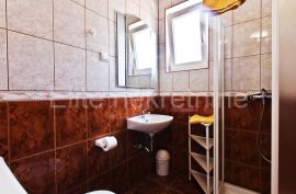 Medulin - lijepa apartmanska kuća sa 11 apartmana, Medulin, بيت