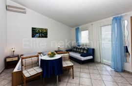 Medulin - lijepa apartmanska kuća sa 11 apartmana, Medulin, Дом