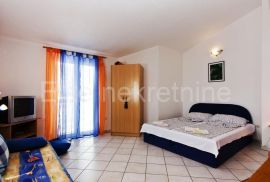 Medulin - lijepa apartmanska kuća sa 11 apartmana, Medulin, بيت