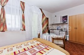 Medulin - lijepa apartmanska kuća sa 11 apartmana, Medulin, بيت