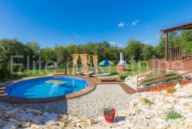 Prekrasan resort u samom srcu Istre! Investicija vrijedna pažnje!, Tinjan, Famiglia