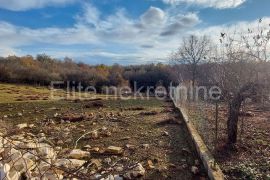 Građevinske zemljište u Radošima kod Višnjana, 4380m2, Višnjan, Terrain