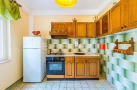 Medulin - apartmanska villa sa 5 apartmana!, Medulin, Дом