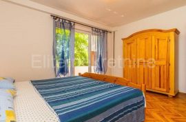 Medulin - apartmanska villa sa 5 apartmana!, Medulin, Σπίτι