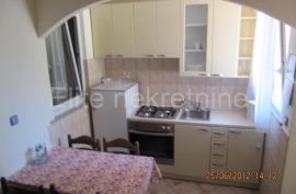 Pula - Apartmanska kuća 340 m2, Pula, Casa