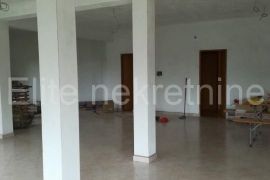 Jelenje - poslovni prostor 120 m2, Jelenje, Gewerbeimmobilie