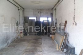 Delnice - poslovni prostor 850 m2, Delnice, Ticari emlak