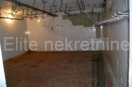 Delnice - poslovni prostor 850 m2, Delnice, Ticari emlak