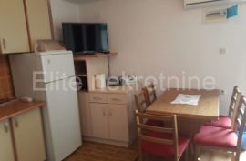 Crikvenica - prodaja dva apartmana, odlična lokacija !, Vinodolska Općina, Appartement