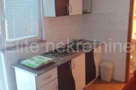 Crikvenica - prodaja dva apartmana, odlična lokacija !, Vinodolska Općina, Appartamento