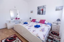 Novi Vinodolski - 500 m2 kuća sa apartmanima, Novi Vinodolski, Famiglia