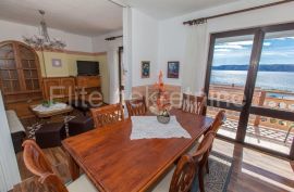 Novi Vinodolski - 500 m2 kuća sa apartmanima, Novi Vinodolski, Casa