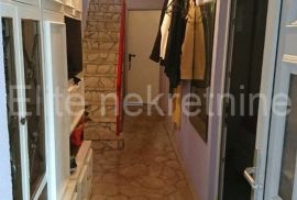 Crikvenica - kuća u nizu, 168m2, Crikvenica, Casa