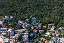 ZA INVESTITORE! Najljepše građevinsko zemljište nedaleko od centra Opatije s panoramskim pogledom, Opatija, Γη