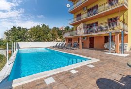 CRIKVENICA - ETAŽA SA PANORAMSKIM POGLEDOM, Crikvenica, Apartamento