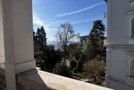 OPATIJA STAN U  CENTRU S PREDIVNOM TERASOM, Opatija, Stan