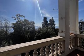 OPATIJA STAN U  CENTRU S PREDIVNOM TERASOM, Opatija, Apartamento