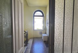 OPATIJA STAN U  CENTRU S PREDIVNOM TERASOM, Opatija, Apartamento