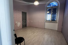 OPATIJA STAN U  CENTRU S PREDIVNOM TERASOM, Opatija, Apartamento