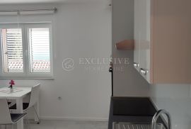 IKA - OPRIĆ - APARTMAN OD DVIJE STAMBENE JEDINICE SA BAZENOM, Opatija - Okolica, Casa