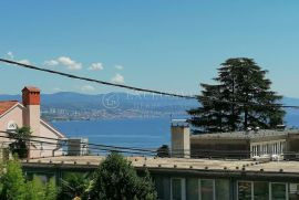 OPATIJA CENTAR!!!STAN 2S+DB S PREKRASNOM TERASOM OD 30 M2!!!POGLED NA MORE!!!, Opatija, شقة