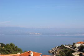 KRK, VRBNIK - PREKRASNA APARTMANSKA VILA U PRVOME REDU DO MORA, Vrbnik, بيت